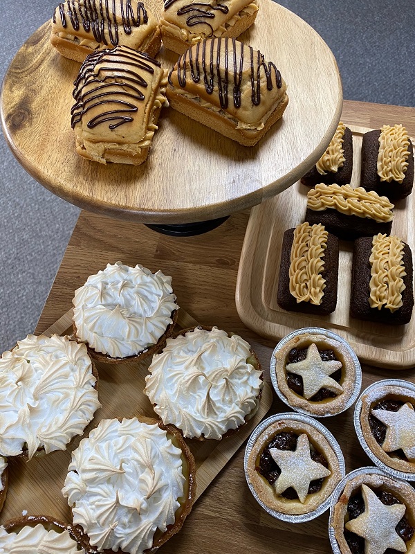 Cakey Cakes