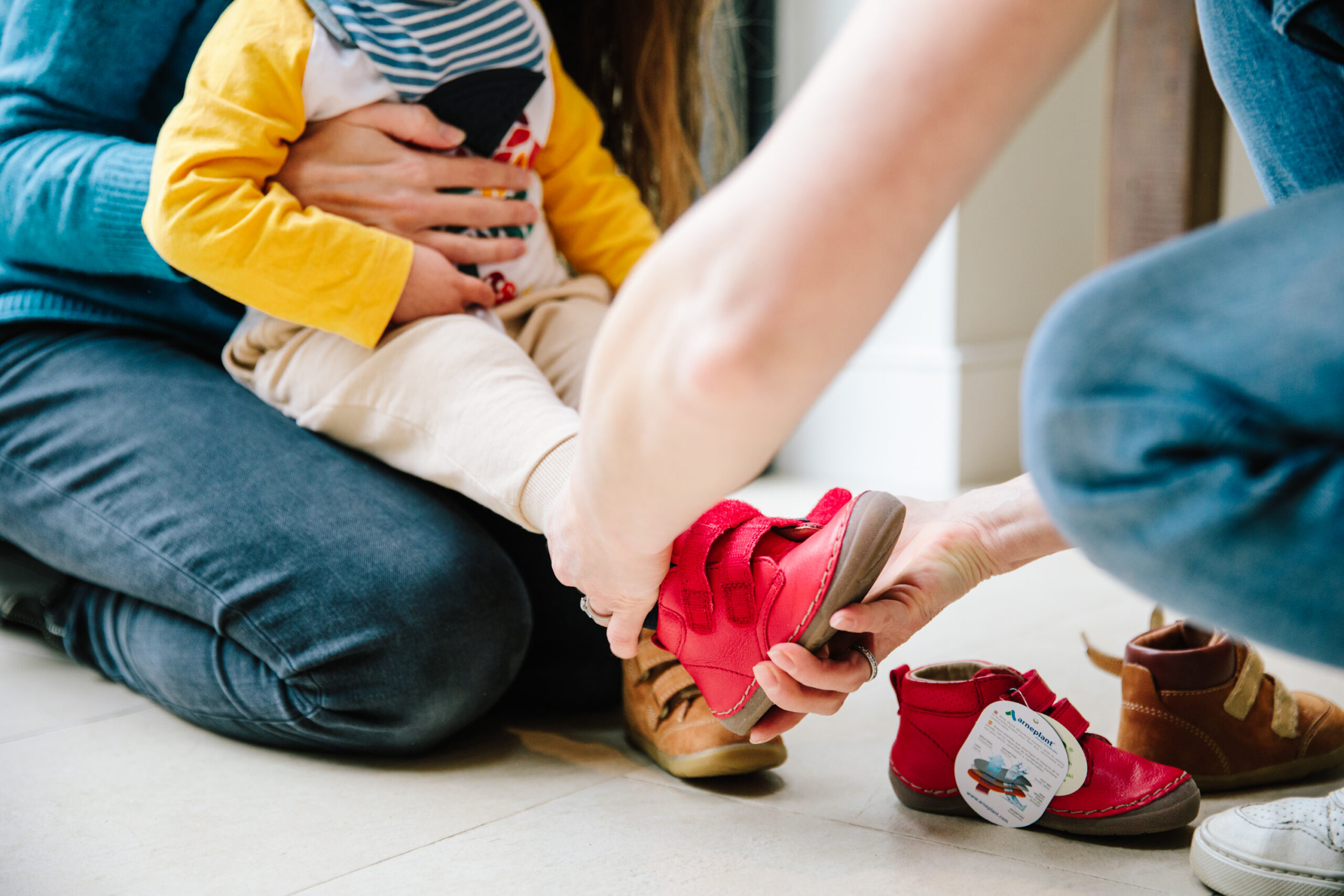 Shoe fitting pop up