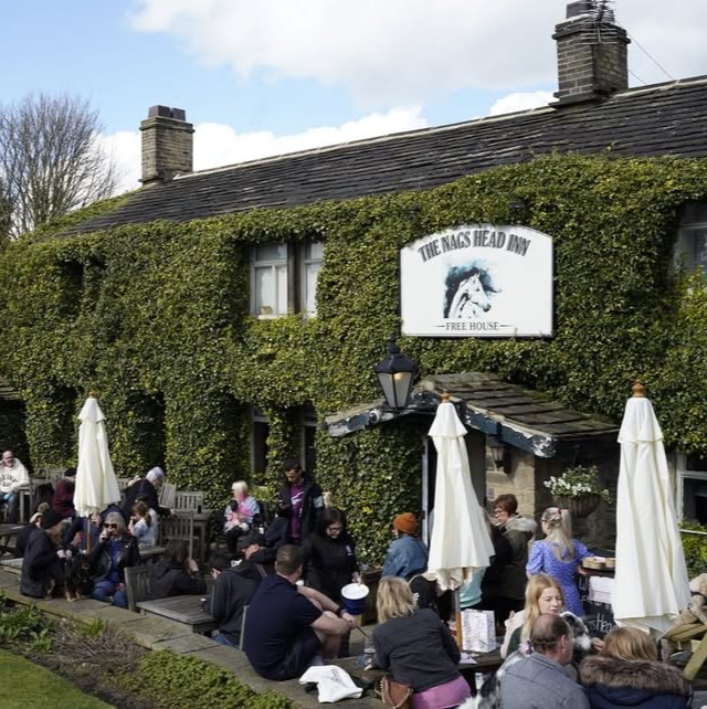 Wags At The Nags - Easter Edition!