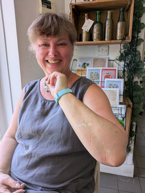 artatthehouse volunteers needed